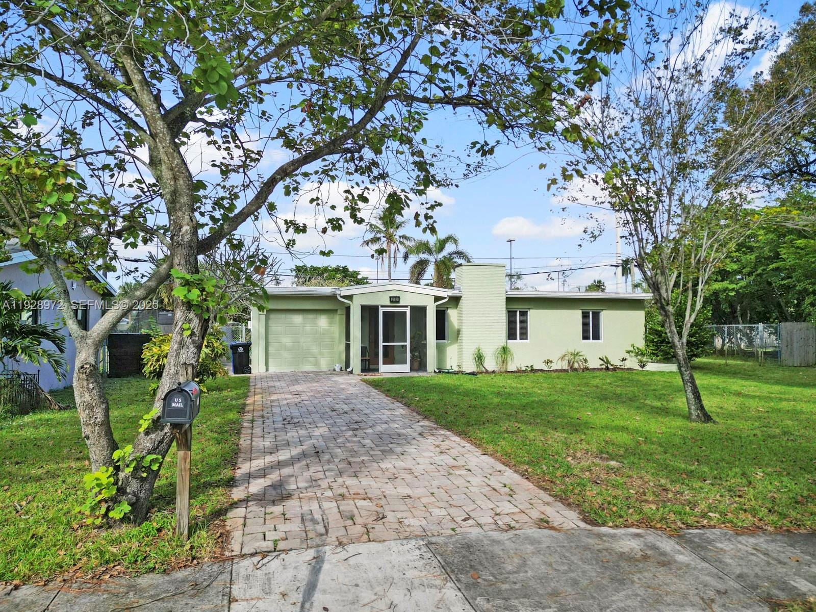 2133 SW 1st Court — photo 2