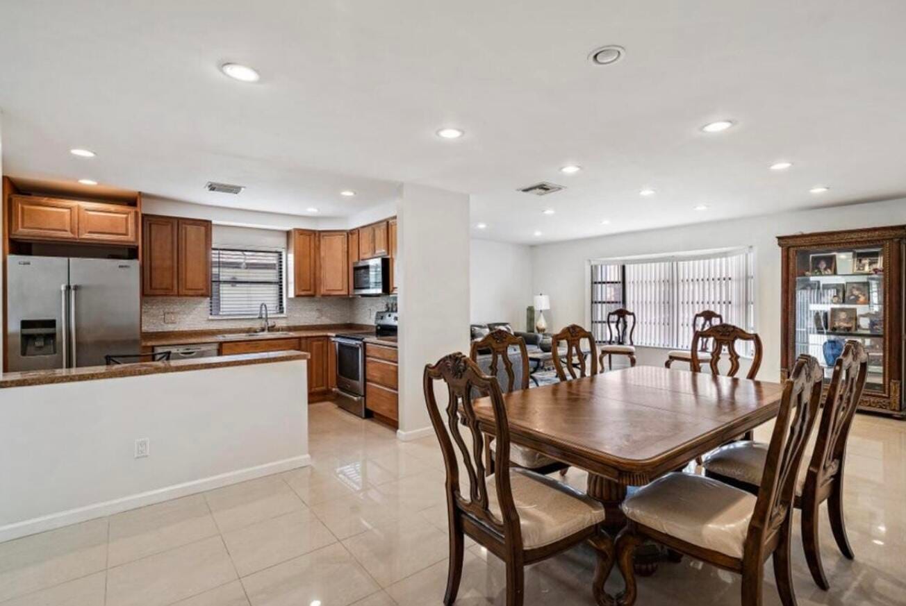 6089 Glentree Lane — photo 4