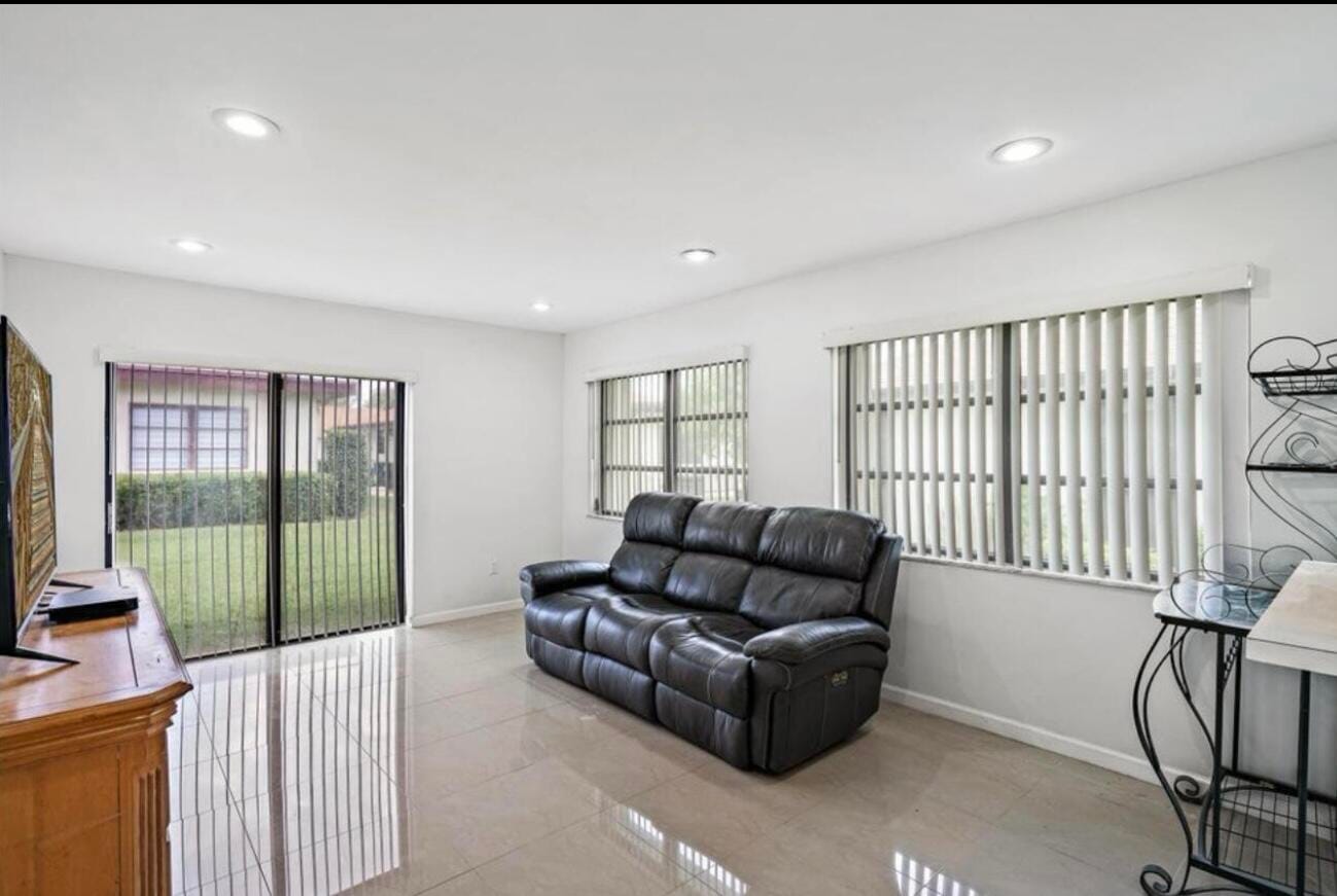 6089 Glentree Lane — photo 8