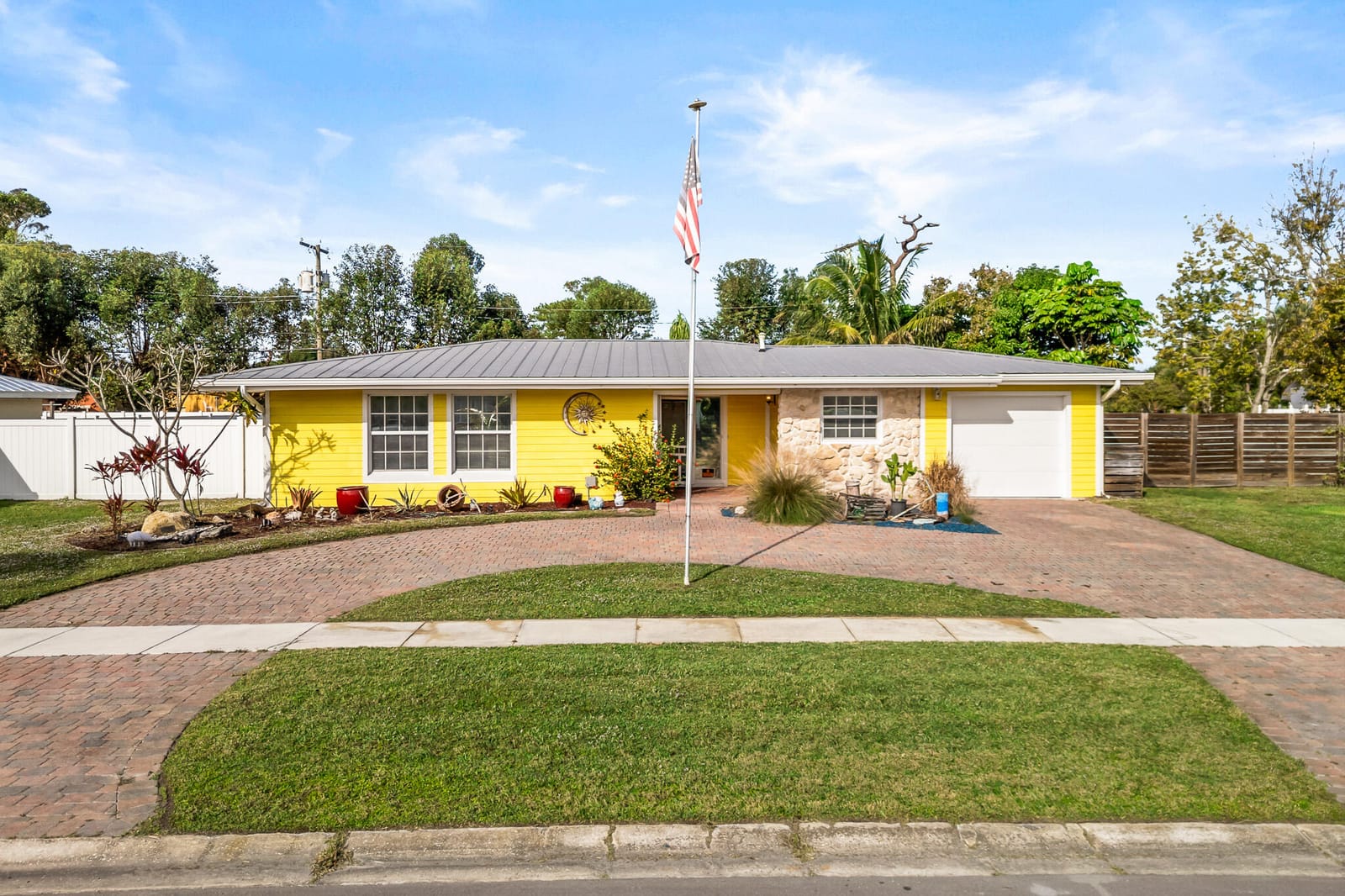 1425 SE San Sovina Terrace, Port St. Lucie, FL 34952