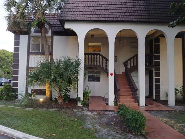 6185 NW 57th Street 201, sold in Fountains of Tamarac, Tamarac, FL