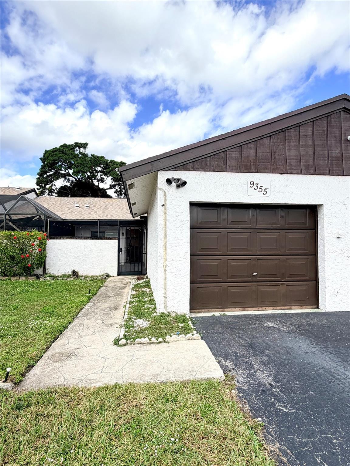9355 Wedgewood Drive B17 — photo 3