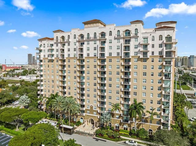 616 Clearwater Park Road 1107, sold in Montecito Palm Beach Condo, West Palm Beach, FL