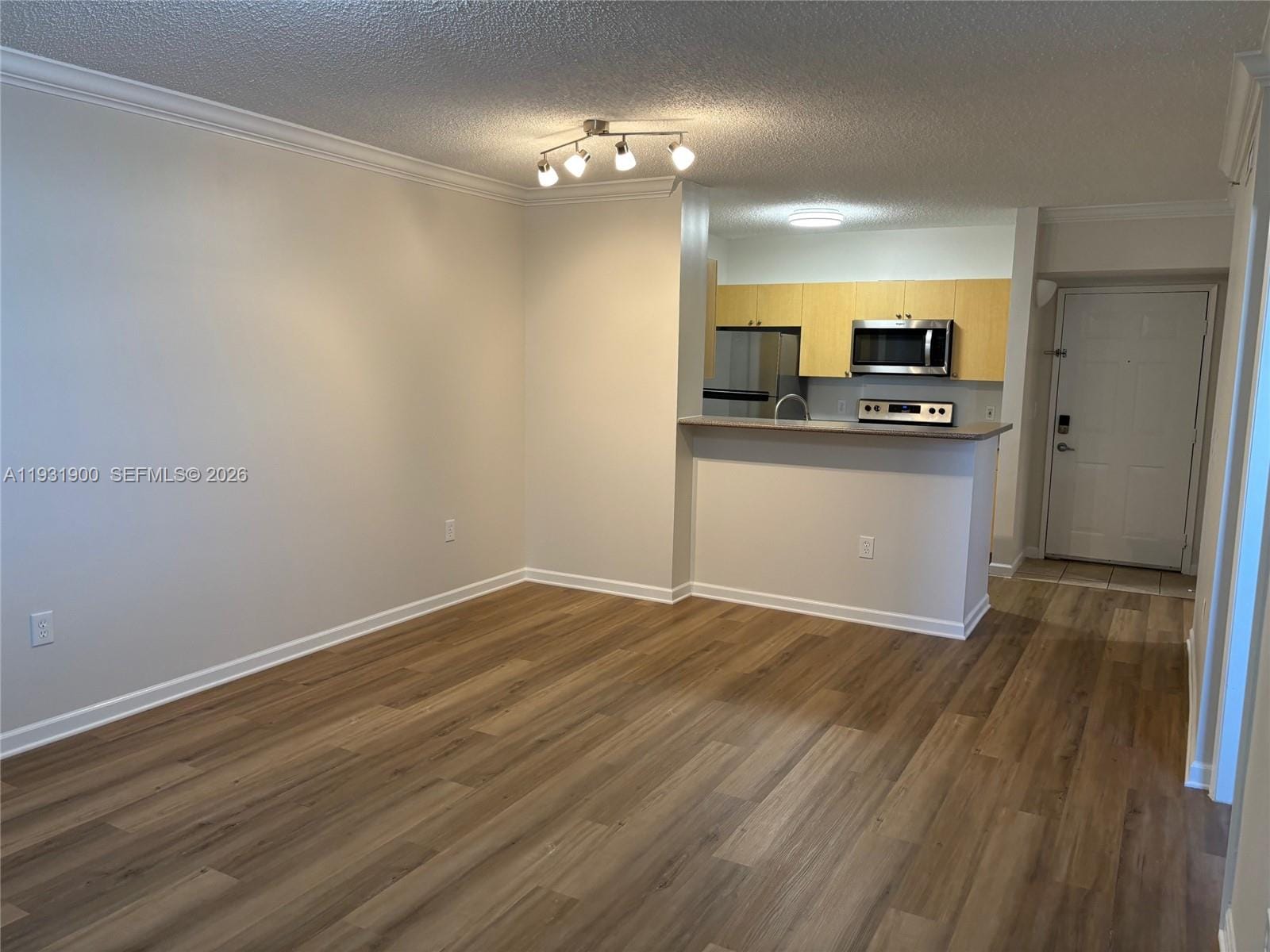 1919 Van Buren Street 219A — photo 6