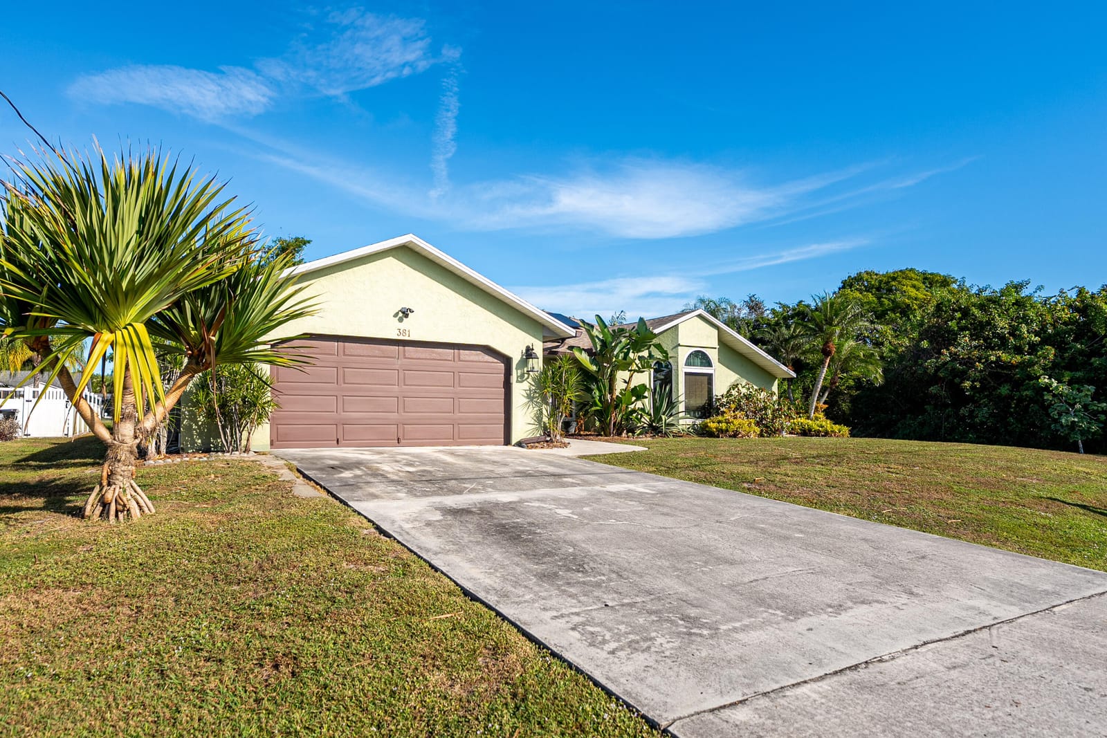 381 SW Lucero Drive — photo 3