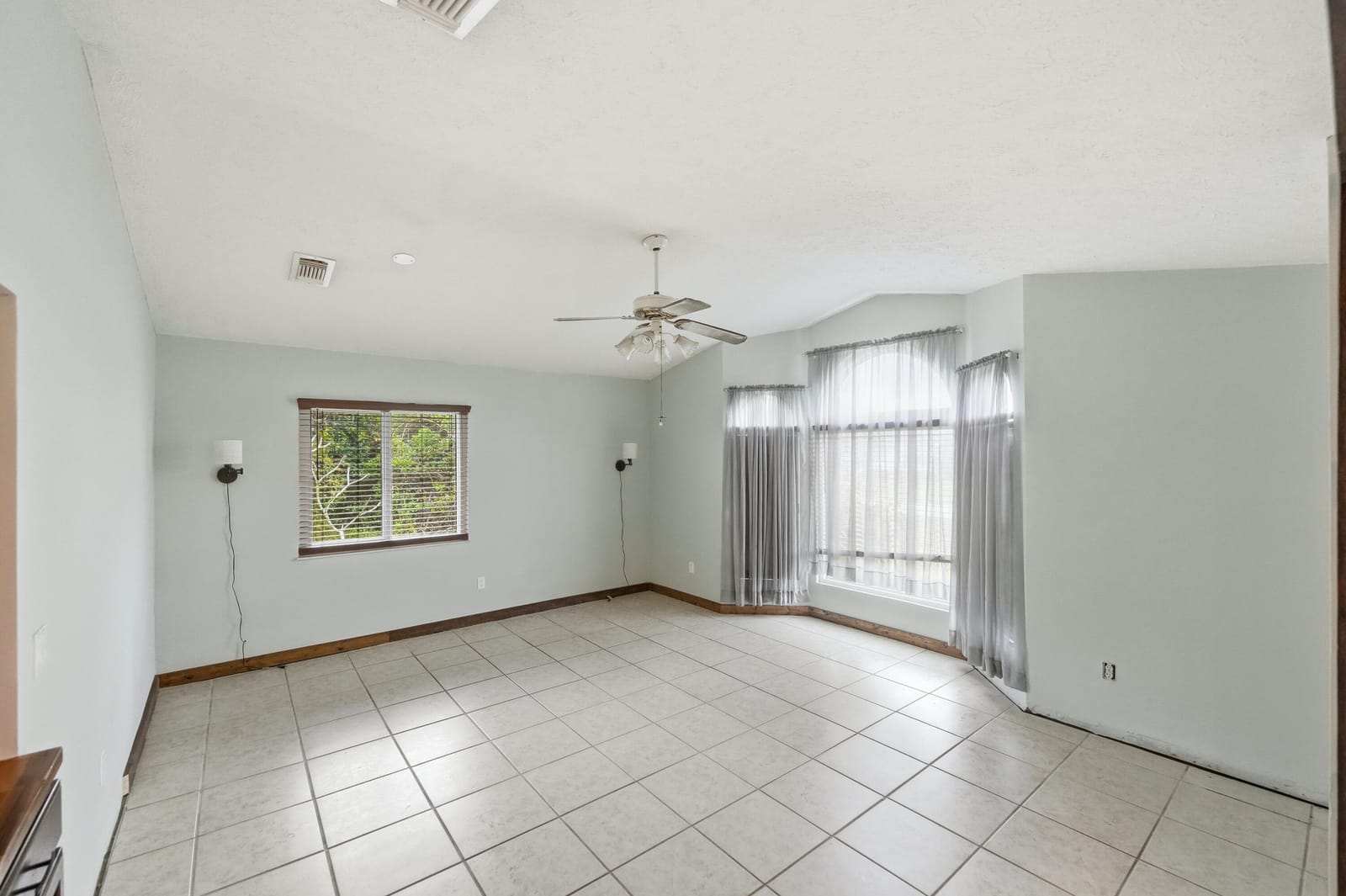 381 SW Lucero Drive — photo 5
