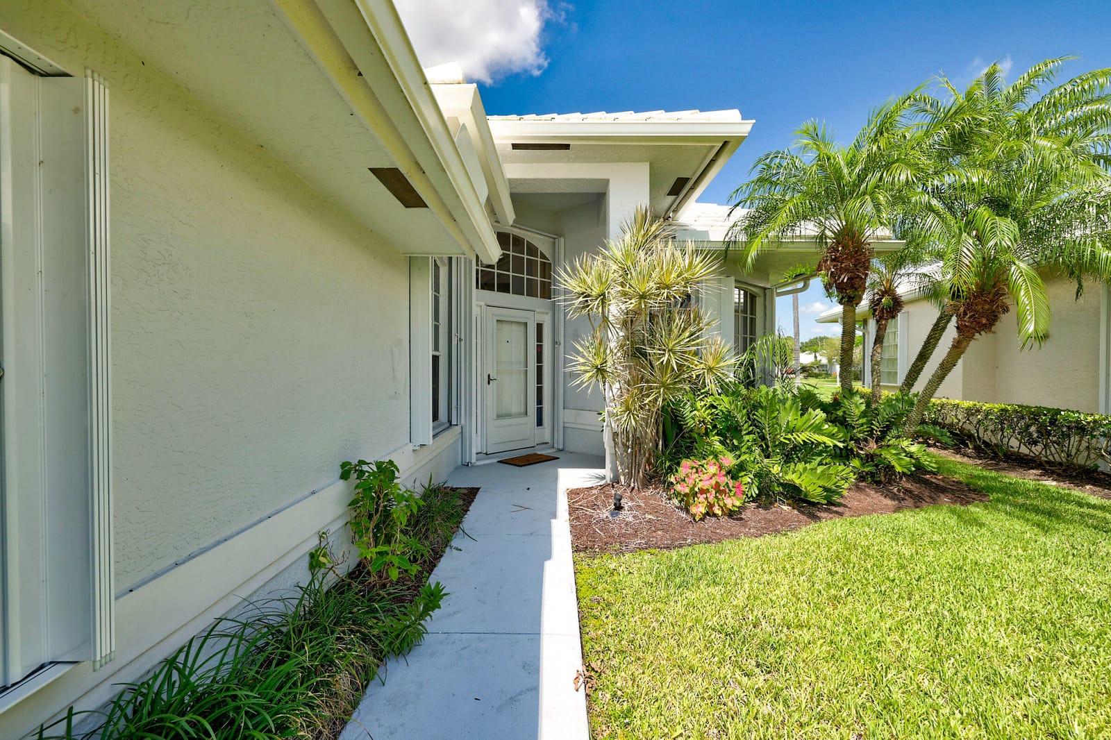 450 SW Fairway Landing — photo 3