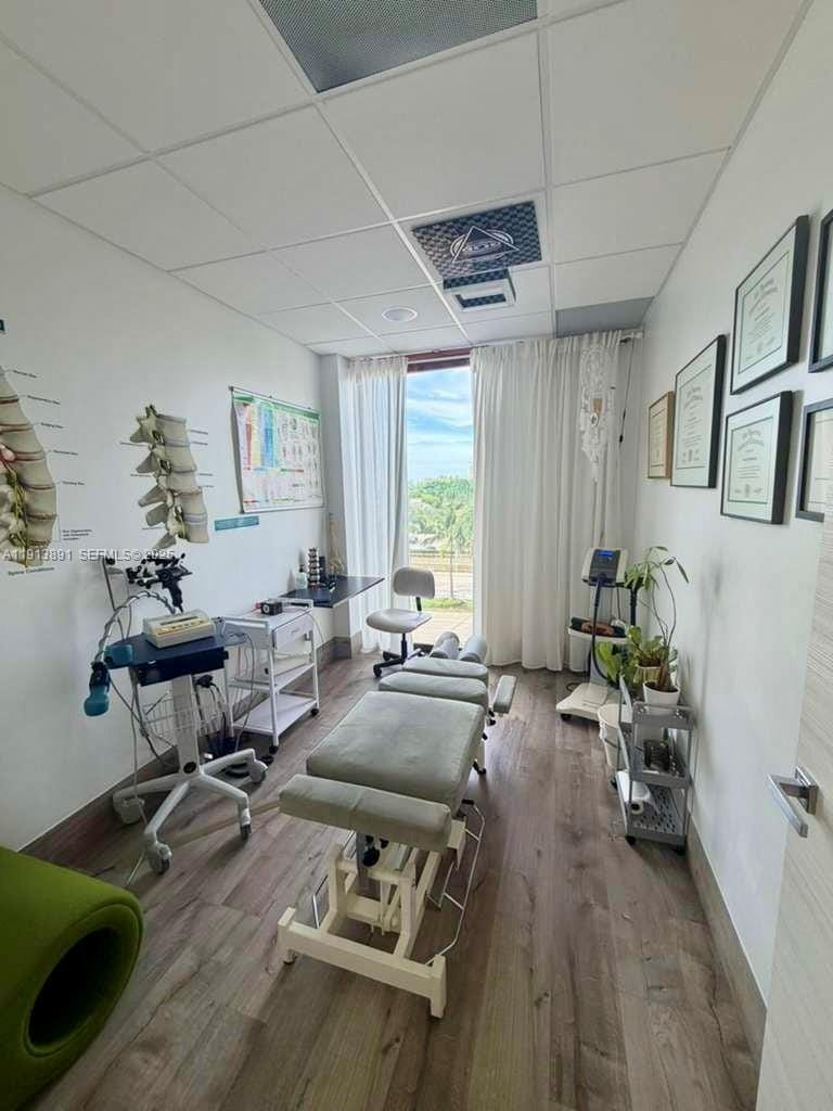 2500 E Hallandale Beach Boulevard — photo 10