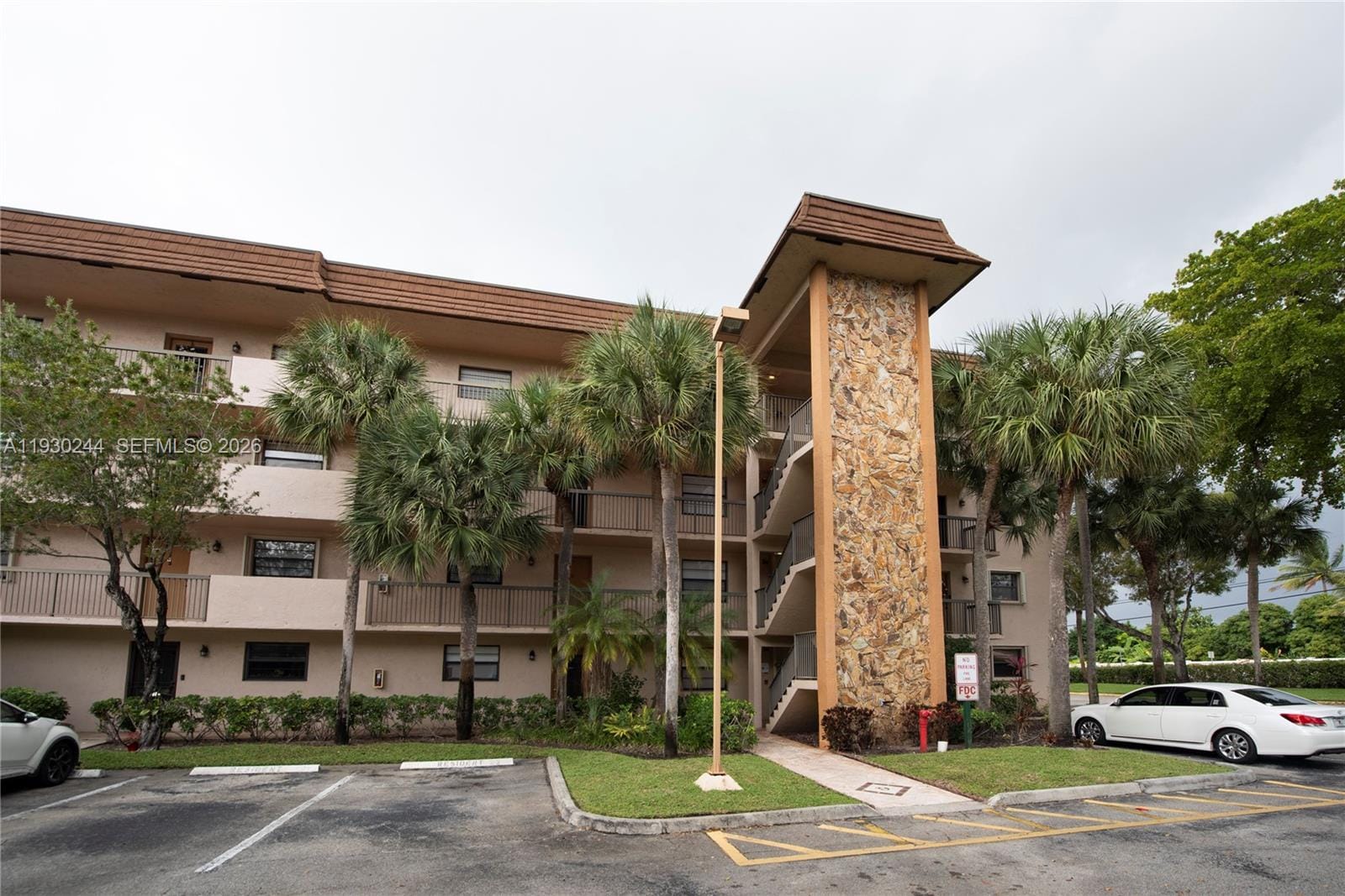 4940 E Sabal Palm Boulevard 414, Tamarac, FL 33319 photo 23