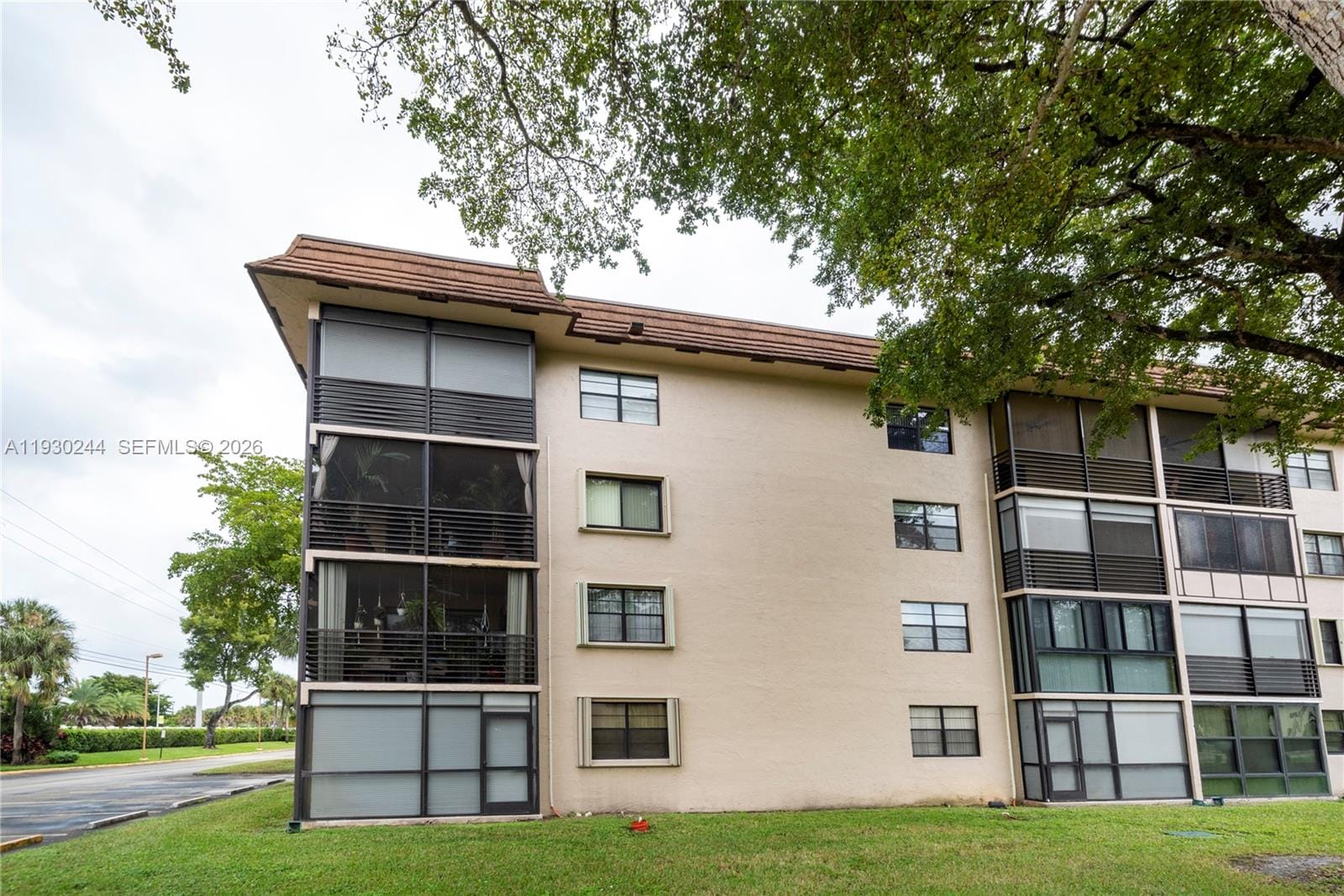 4940 E Sabal Palm Boulevard 414, Tamarac, FL 33319 photo 25