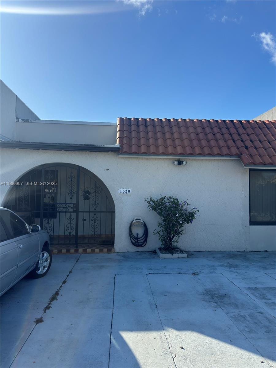 1620 W 57th Terrace, Hialeah, FL 33012