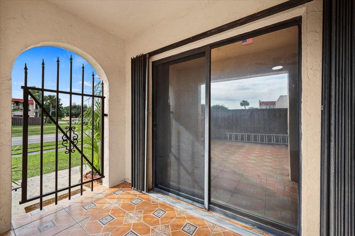 6315 Seven Springs Boulevard C, Greenacres, FL 33463 photo 4