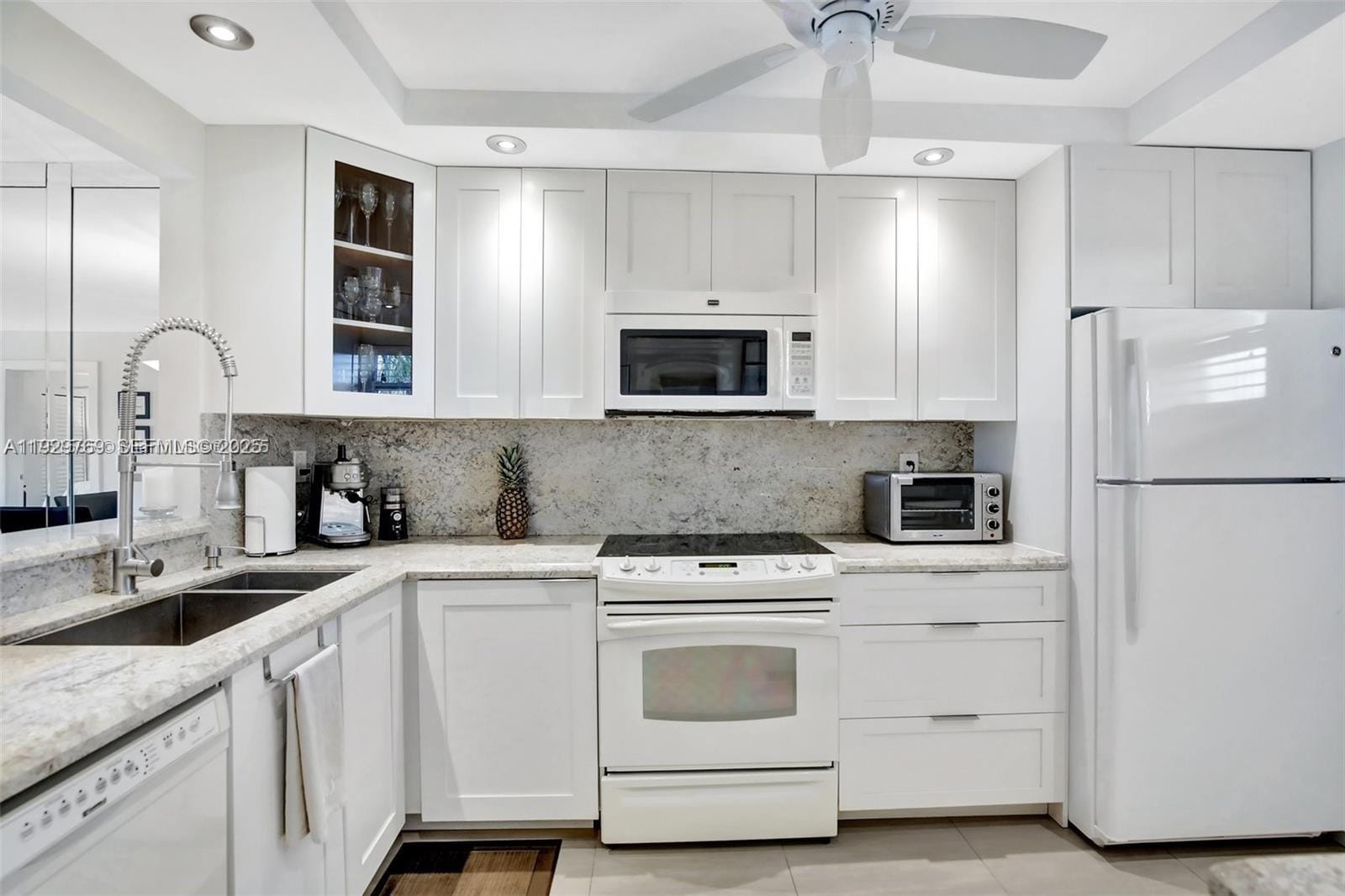 3930 Inverrary Boulevard 405-D — photo 4