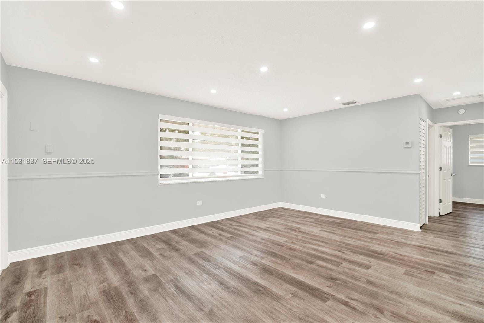 7932 Meridian Street — photo 2