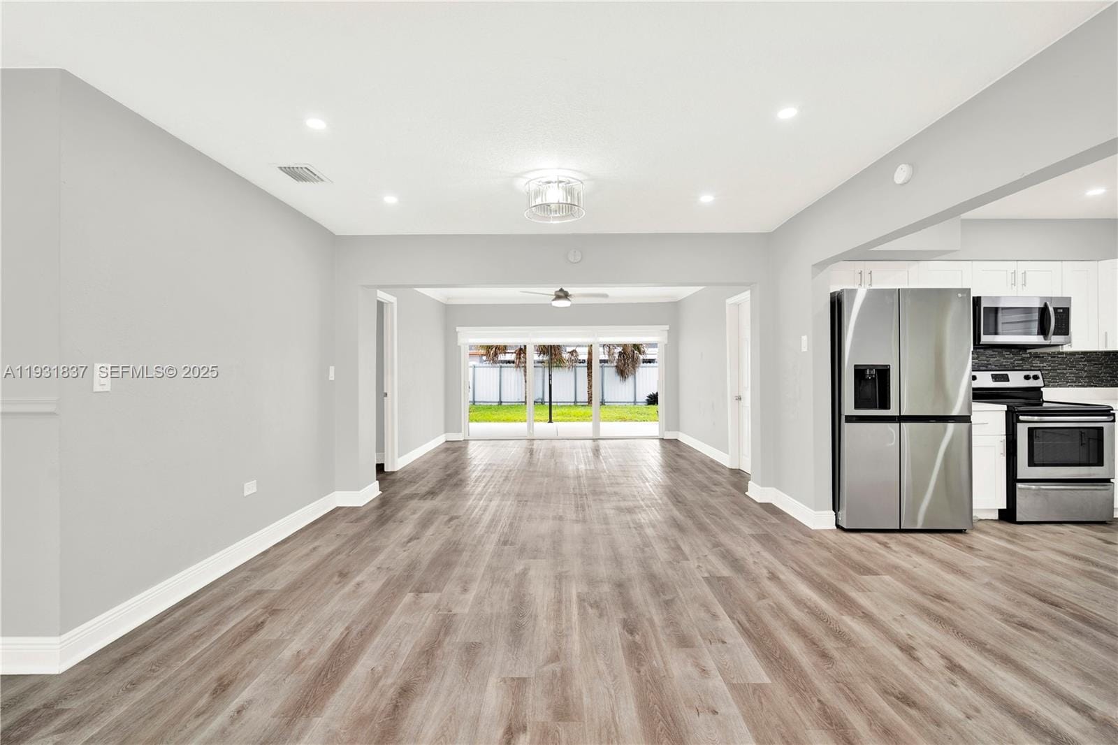 7932 Meridian Street — photo 6