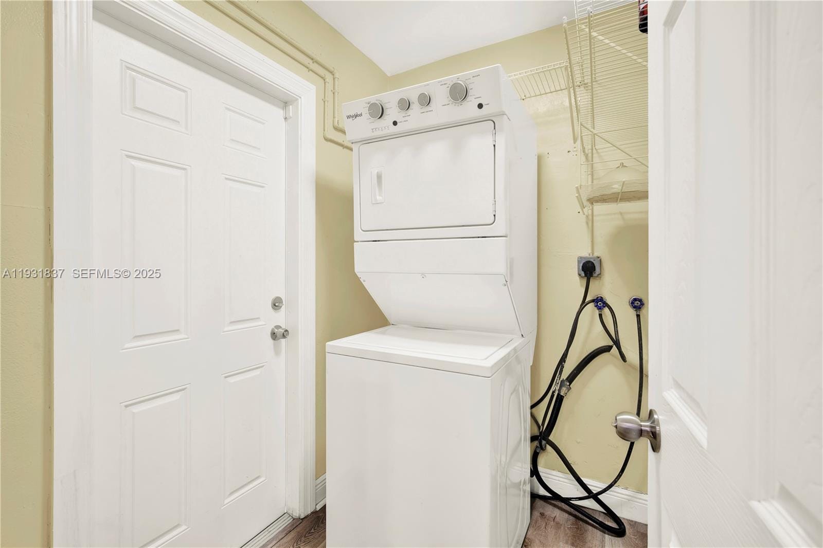 7932 Meridian Street — photo 10