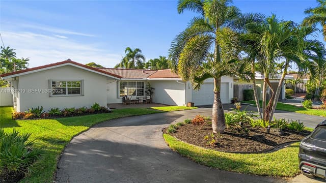 2207 NE 16th Avenue, sold in Edgewater Estates, Wilton Manors, FL