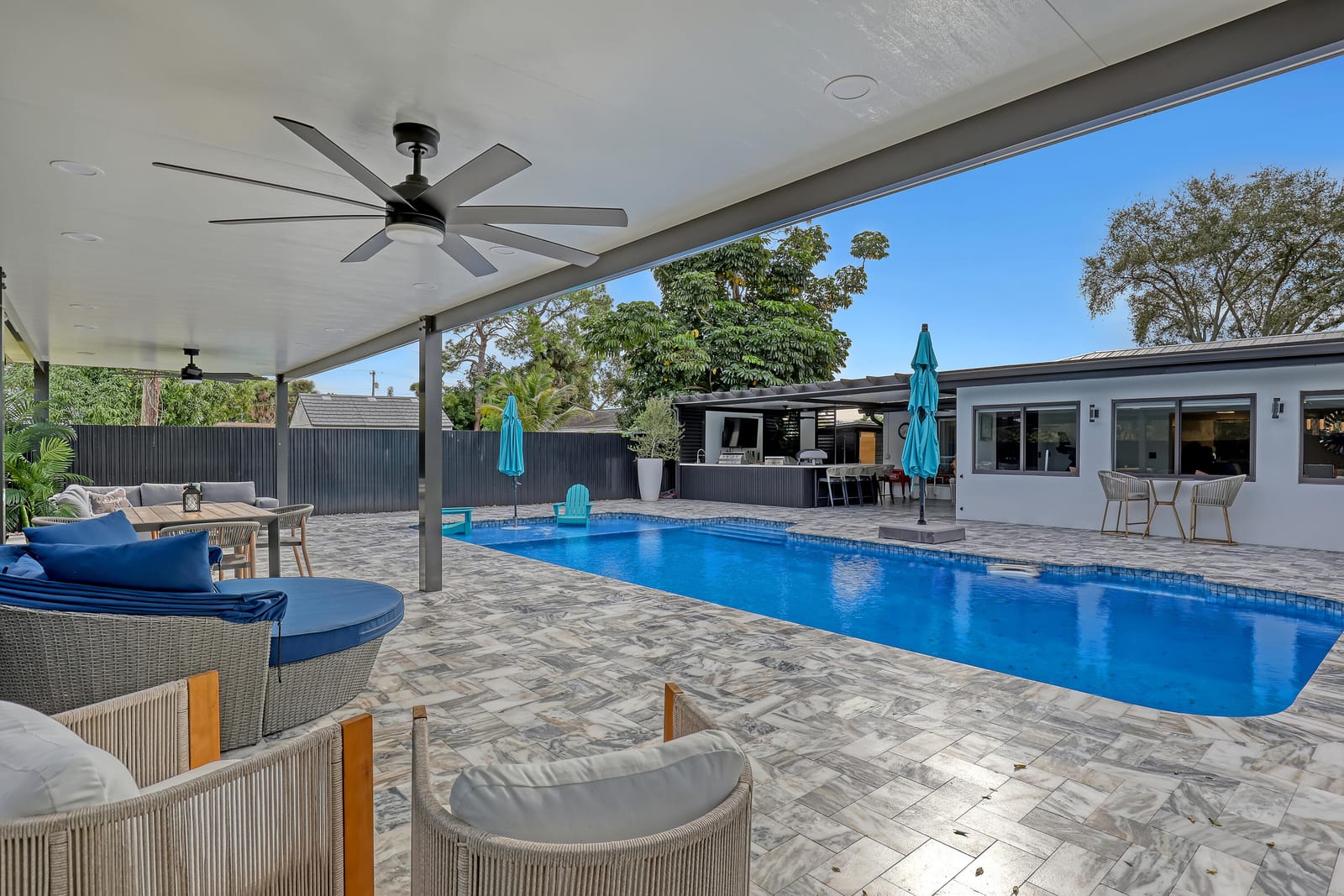 7077 Oakmont Drive, Lake Worth, FL 33467