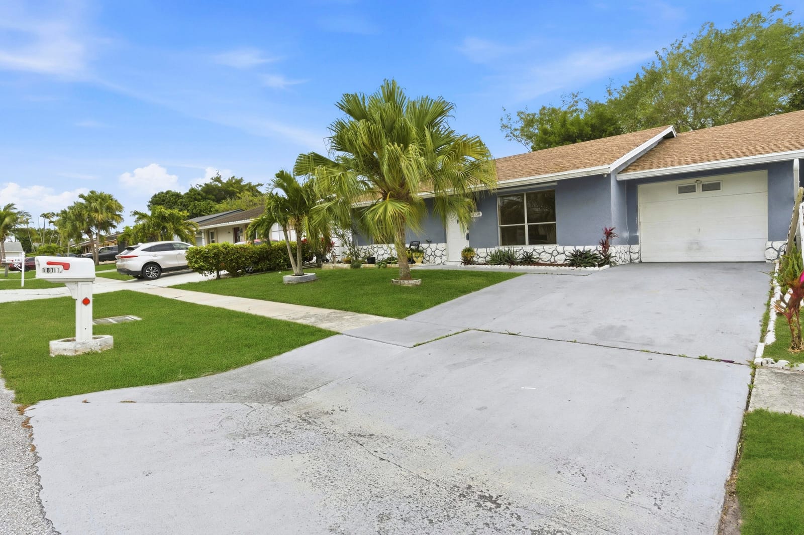 6130 Bluegrass Circle — photo 2