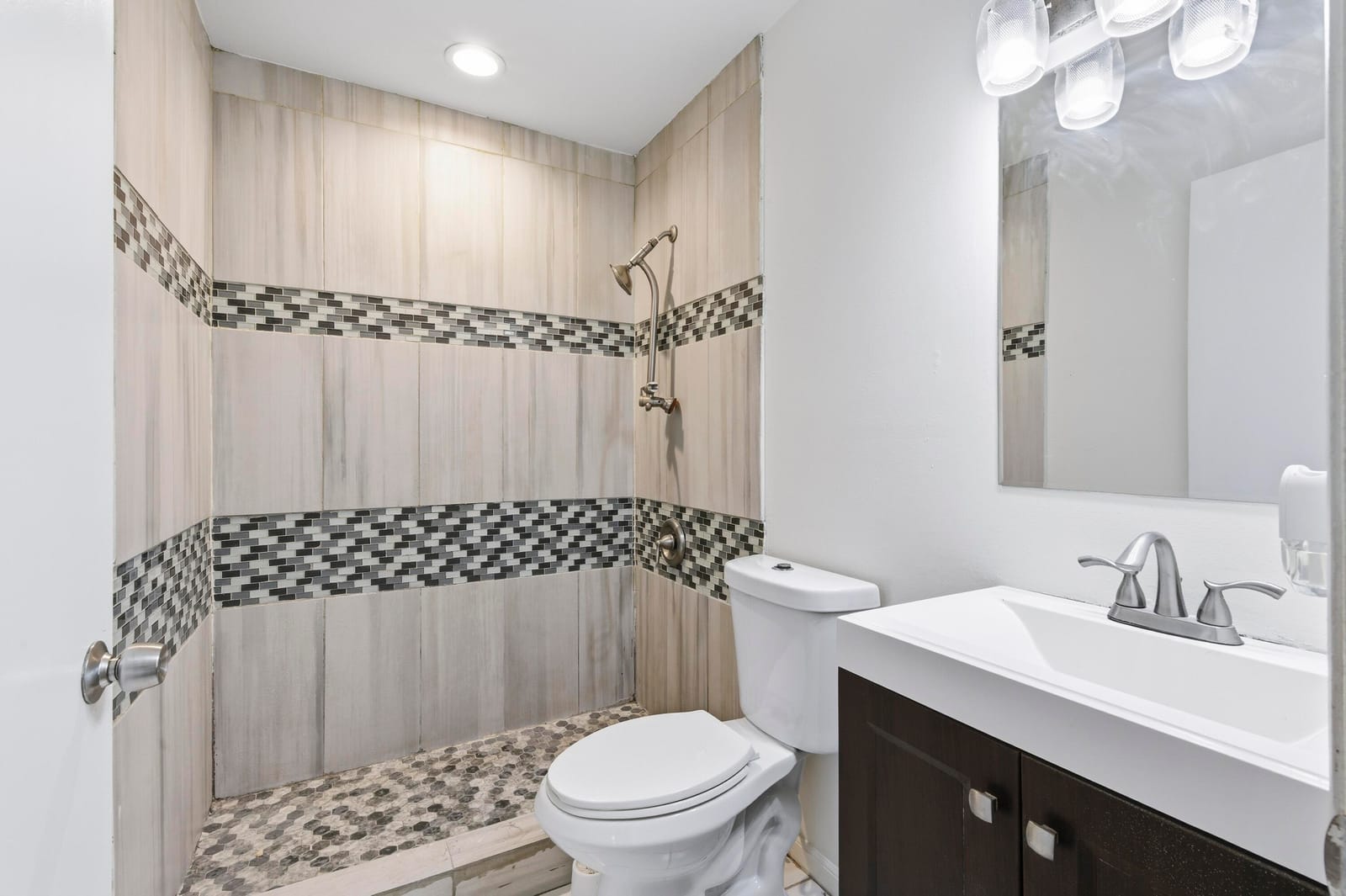 6130 Bluegrass Circle — photo 10