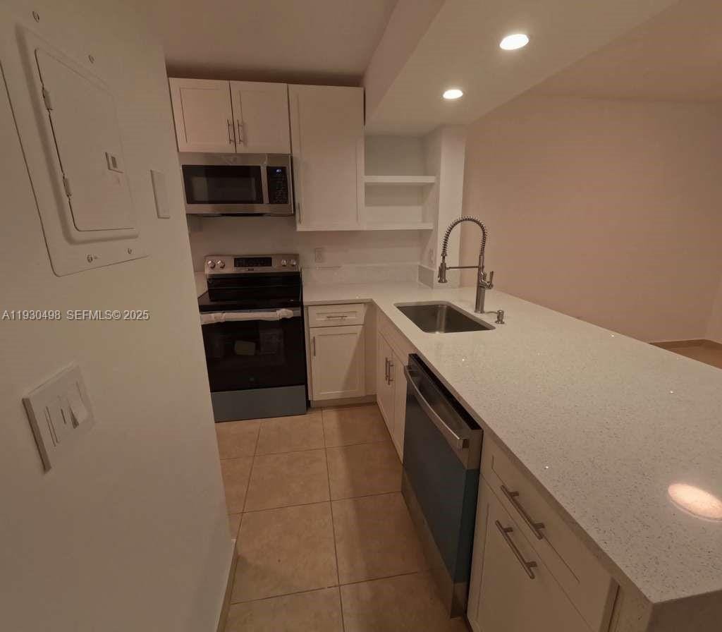 18870 NW 57th Avenue 204, Hialeah, FL 33015 photo 17