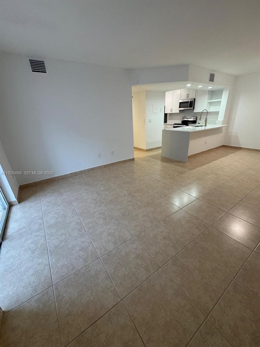 18870 NW 57th Avenue 204, Hialeah, FL 33015 photo 3