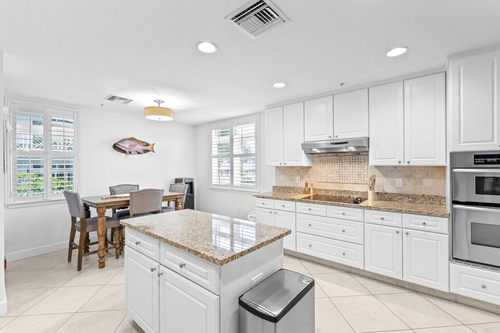 305 E Ocean Avenue Th-7 — photo 2