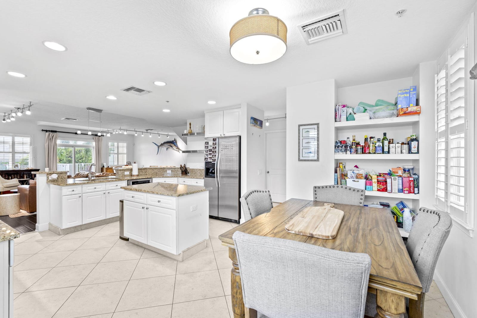 305 E Ocean Avenue Th-7 — photo 3