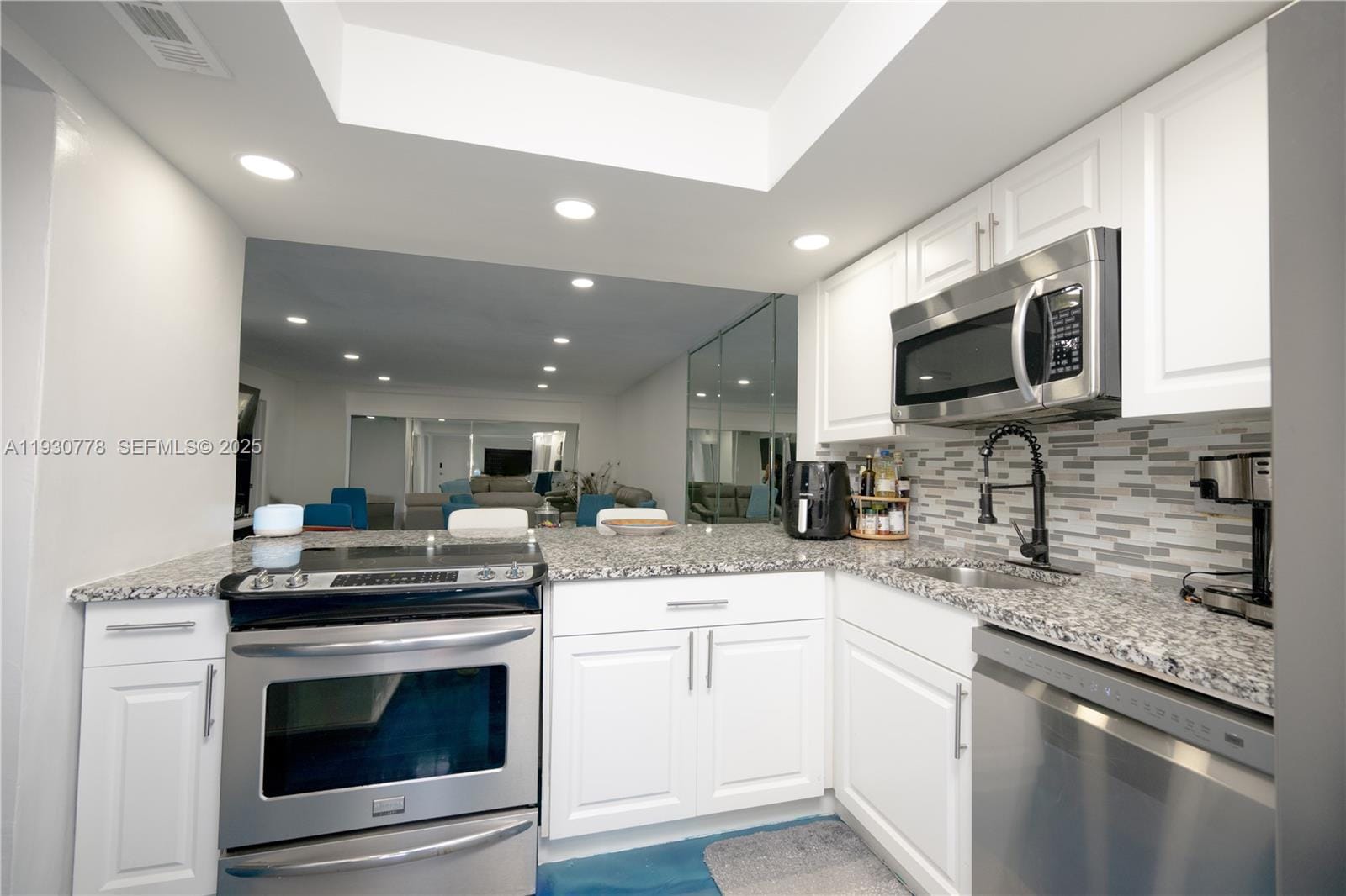 1551 NE Miami Gardens Drive 225 — photo 3