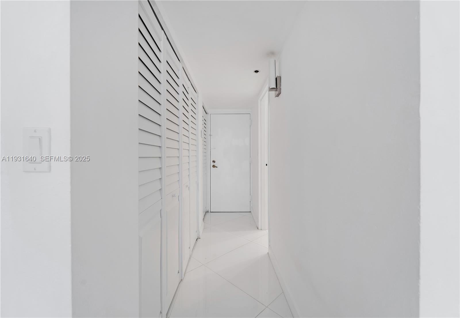 7601 E Treasure Drive 819 — photo 11