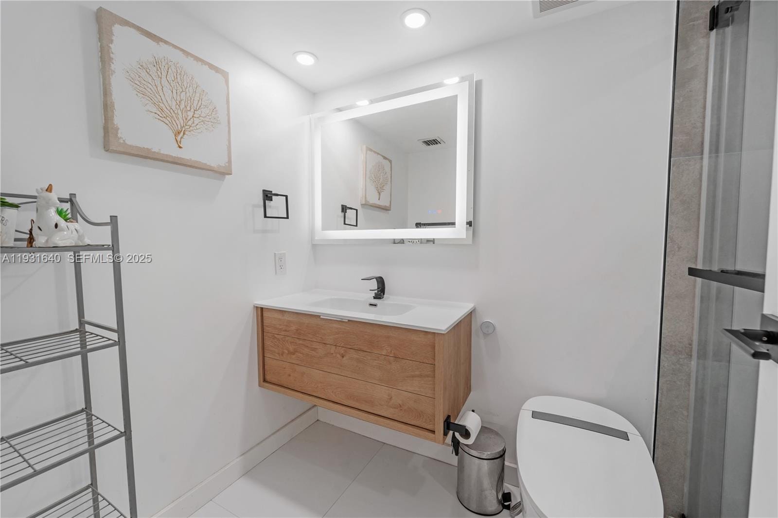 7601 E Treasure Drive 819 — photo 12