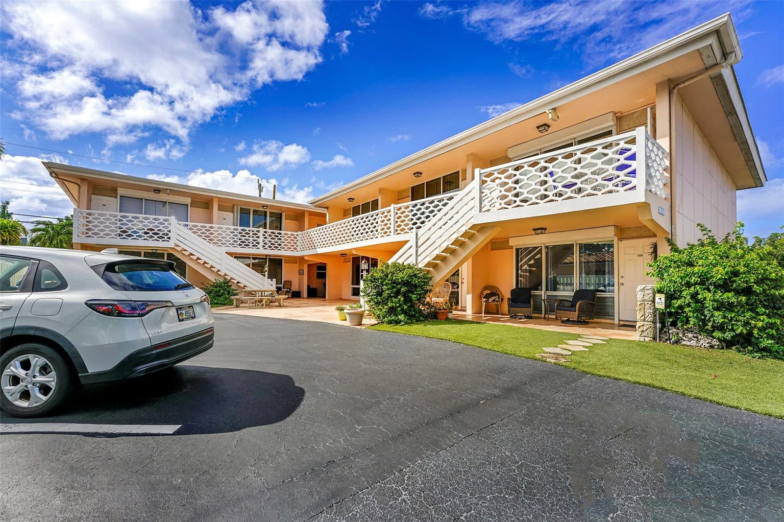 4627 Bougainvilla Drive 1A, Lauderdale-By-The-Sea, FL 33308