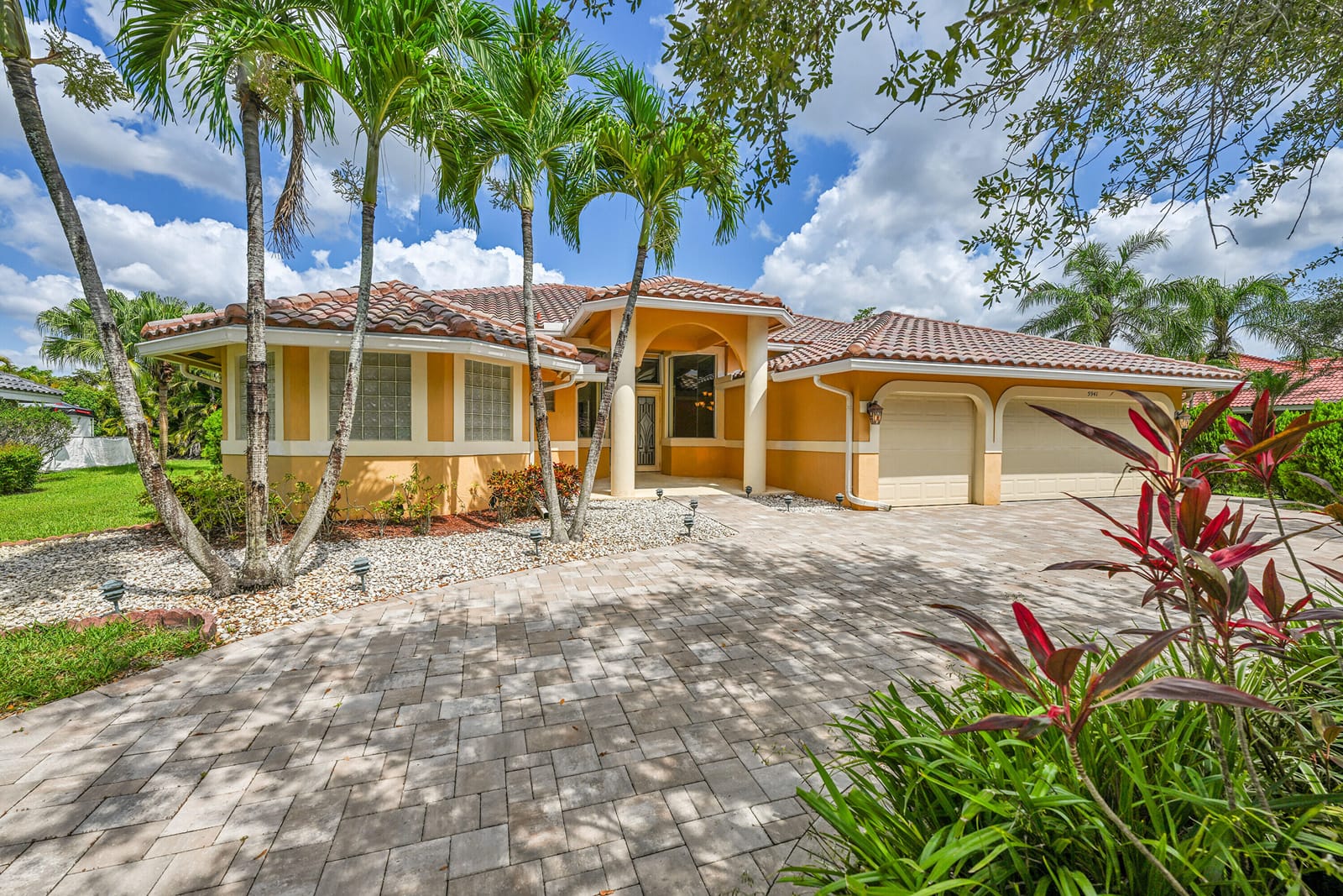 5 bedroom home for sale at 5941 99th, Parkland, FL 33076 — $885,000