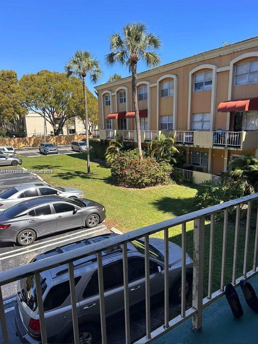 18101 NW 68th Avenue C202, Hialeah, FL 33015, Hialeah