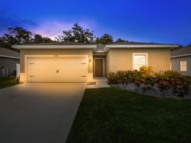 5234 Oakland Lake Circle, sold in Oakland Lake Estates, Fort Pierce, FL