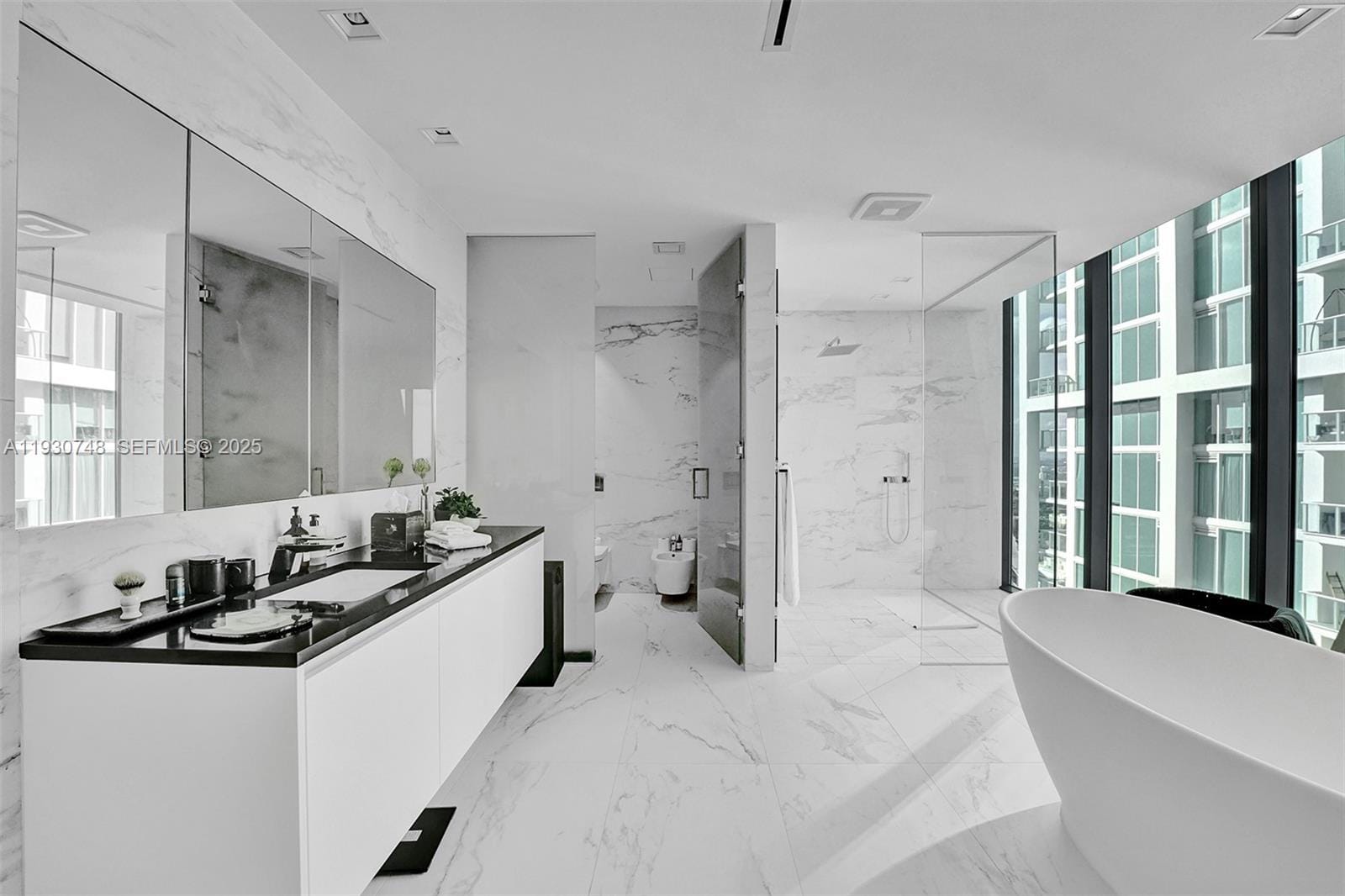 1000 Biscayne Boulevard 3902, Miami, FL 33132 photo 14