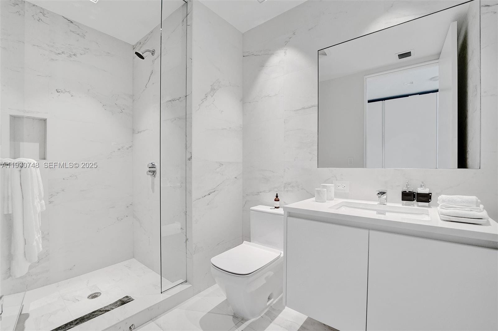 1000 Biscayne Boulevard 3902, Miami, FL 33132 photo 16