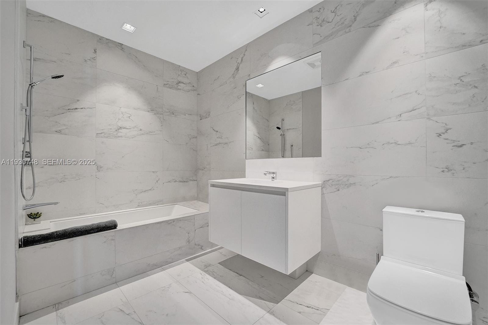 1000 Biscayne Boulevard 3902, Miami, FL 33132 photo 20