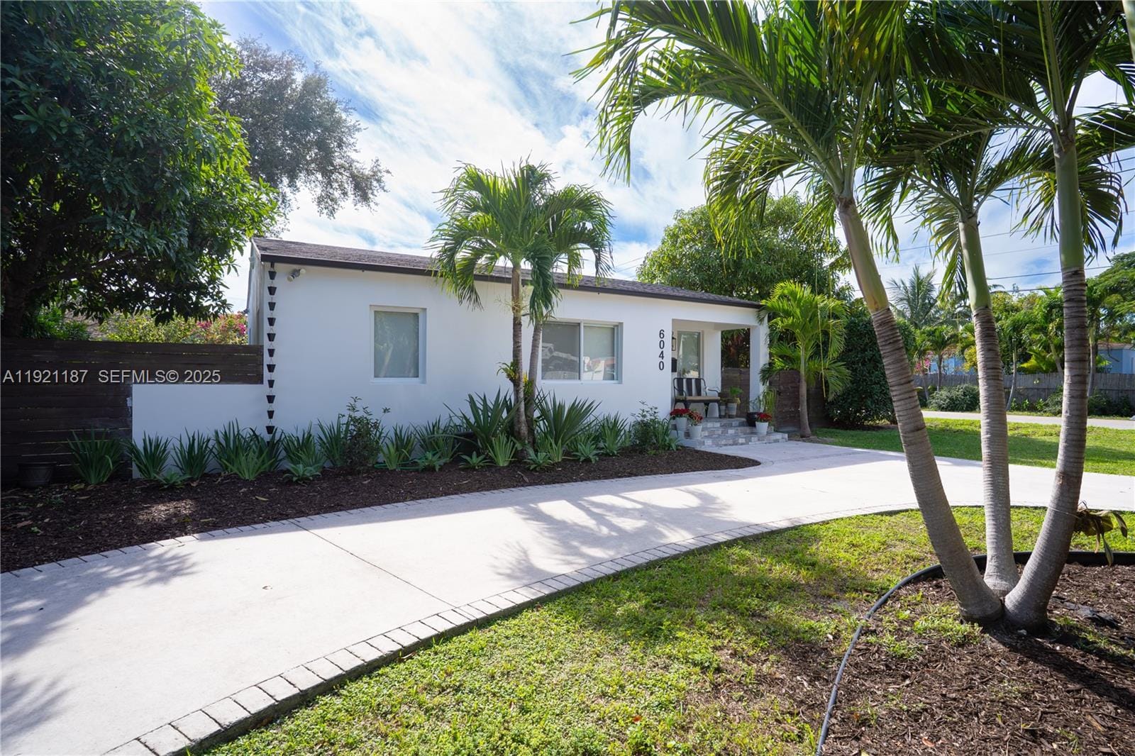 6040 SW 22nd Street — photo 2