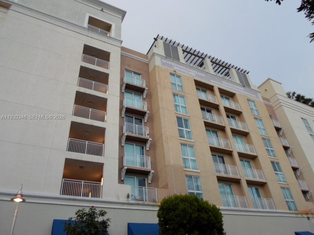 7275 SW 90th Way G 611 — photo 2