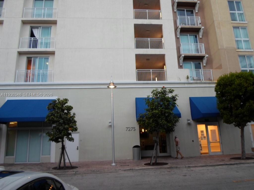 7275 SW 90th Way G 611 — photo 3