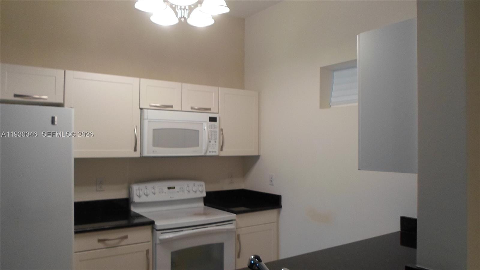 7275 SW 90th Way G 611 — photo 8
