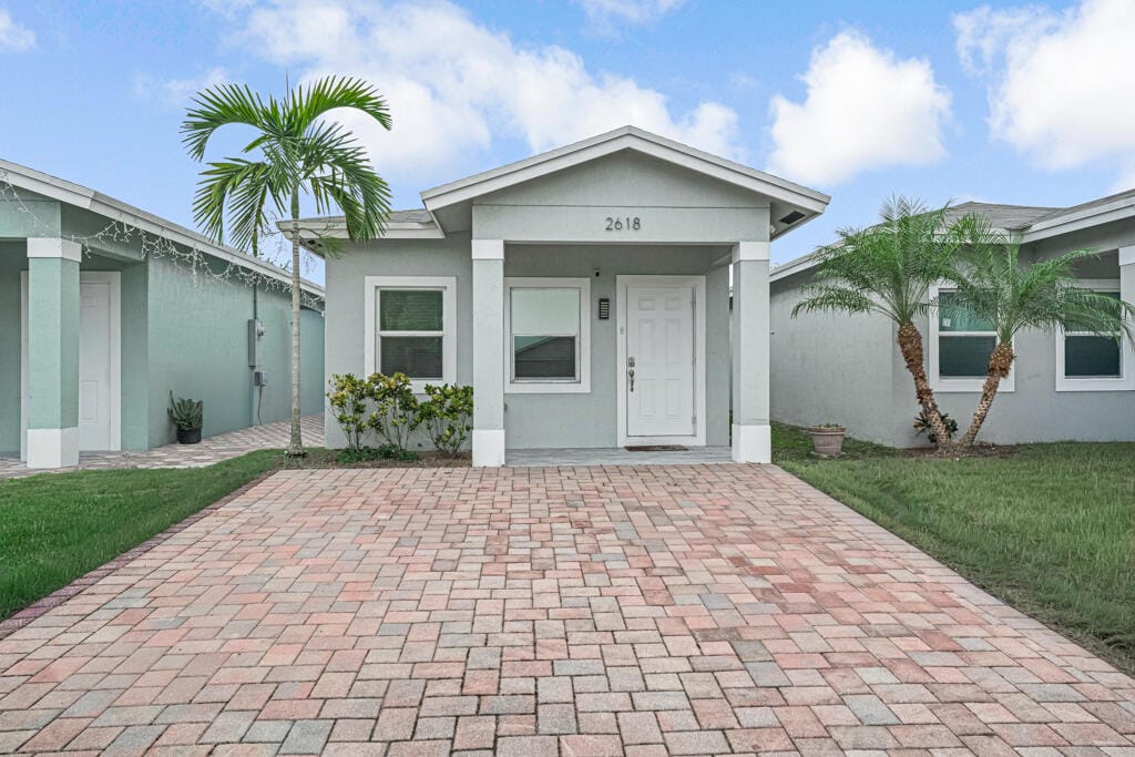 2618 Saginaw Avenue, West Palm Beach, FL 33409