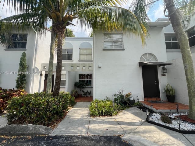 9756 NW 47th Terrace 168, Doral, FL 33178