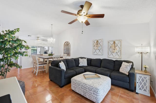 4542 Lucerne Lakes Boulevard E 206, sold in Lucerne Lakes Golf Colony Condos 1 Thru 12 And 14, Lake Worth, FL