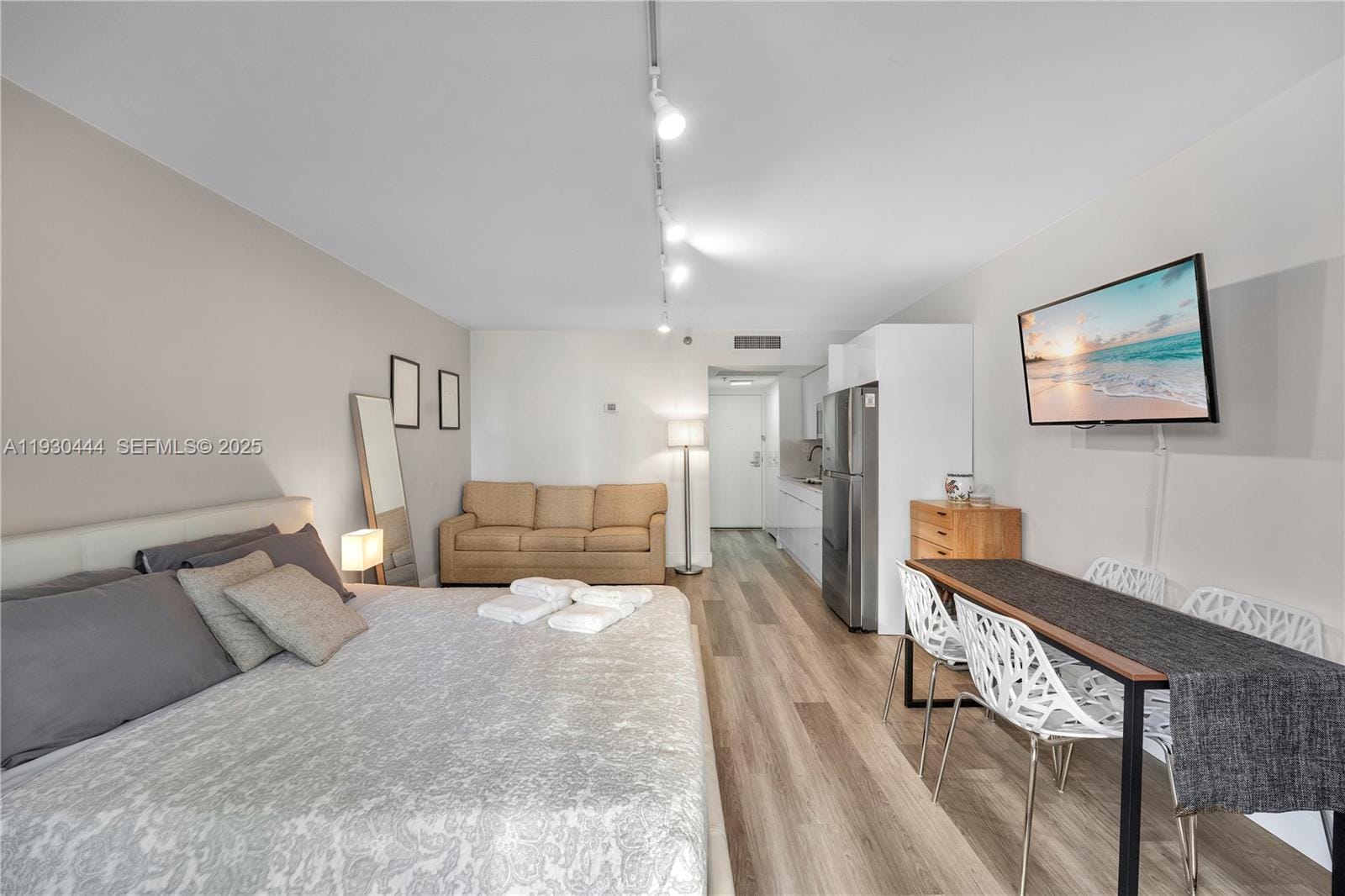 19201 Collins Avenue 124, Sunny Isles Beach, FL 33160 photo 11