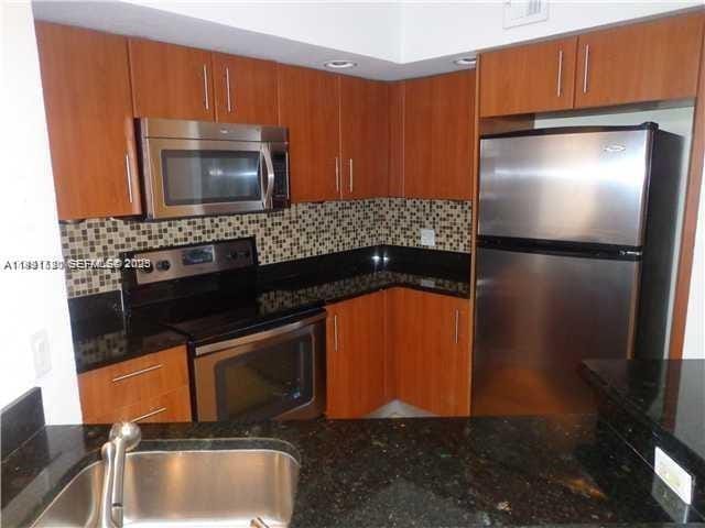 3300 N Pinewalk Drive N 1928 — photo 2