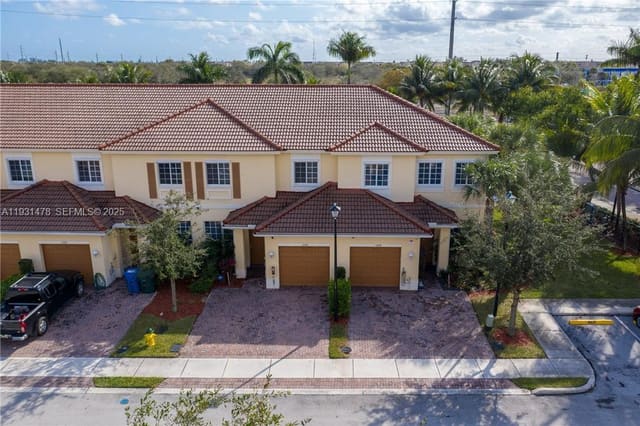 3184 NW 32nd Street, sold in Strok Plat No 2, Oakland Park, FL