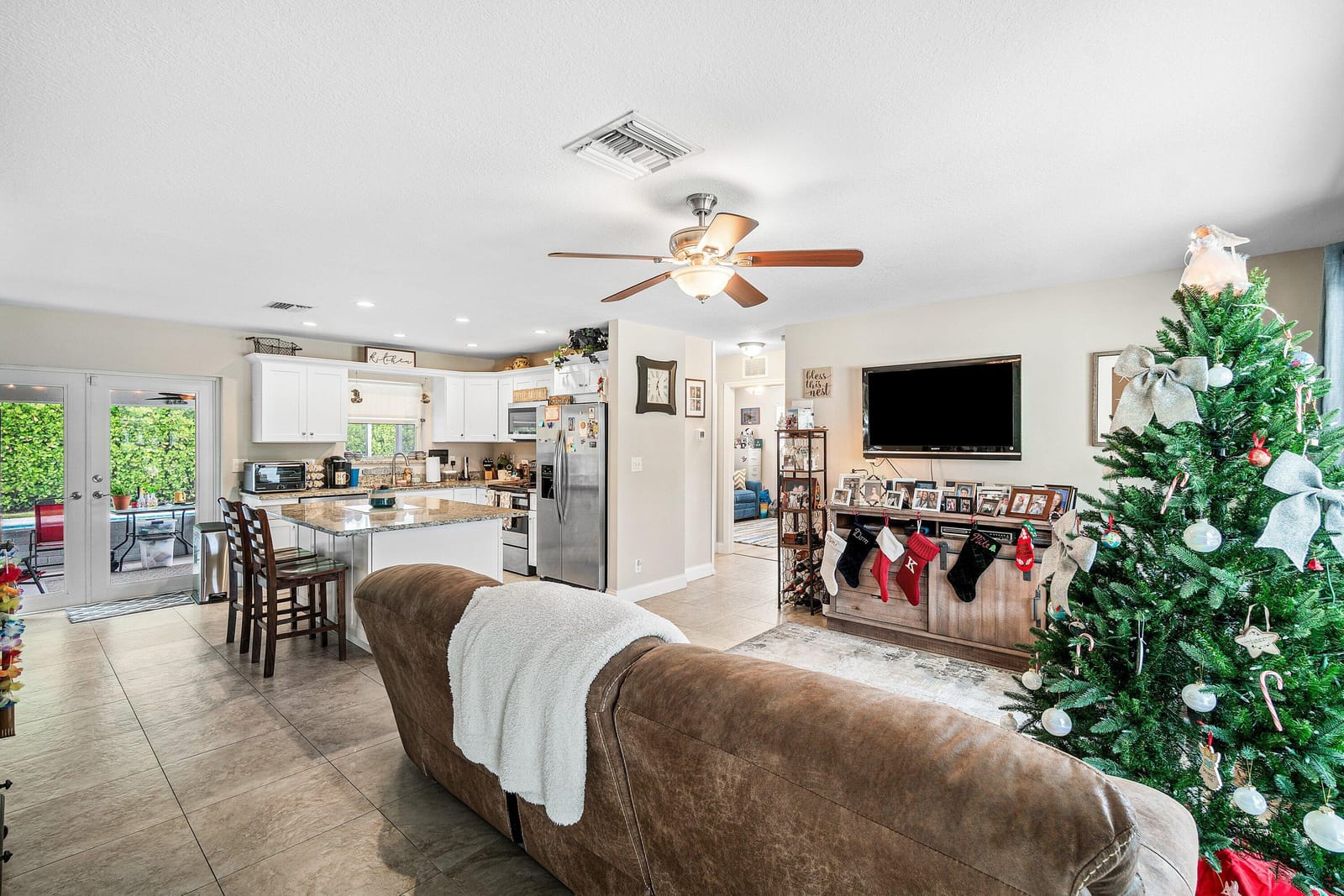 301 Se 10th Court, Deerfield Beach, FL 33441 photo 13