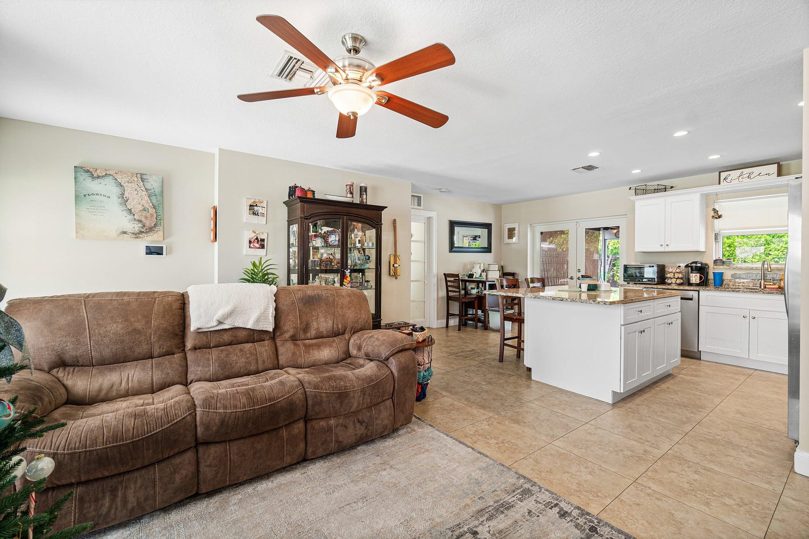 301 Se 10th Court, Deerfield Beach, FL 33441 photo 15